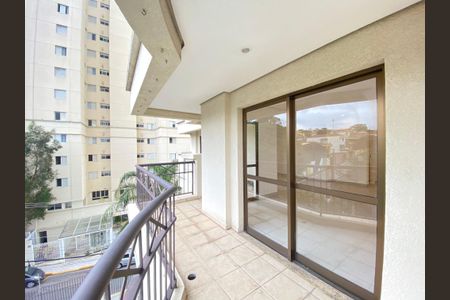 Apartamento à venda com 130m², 3 quartos e 2 vagas Apartamento à venda com 130m², 3 quartos e 2 vagasSacada da sala