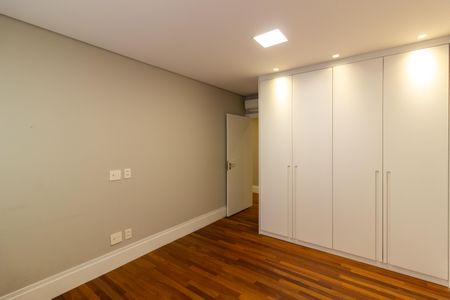 Apartamento à venda com 222m², 3 quartos e 2 vagasQuarto 1