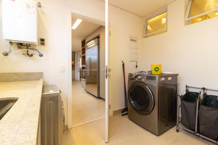 Apartamento à venda com 222m², 3 quartos e 2 vagasÁrea de Serviço