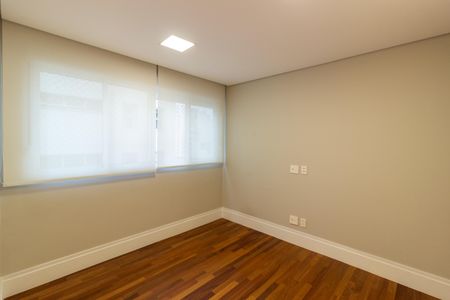 Apartamento à venda com 222m², 3 quartos e 2 vagasQuarto 1