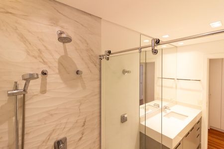 Apartamento à venda com 222m², 3 quartos e 2 vagasBanheiro