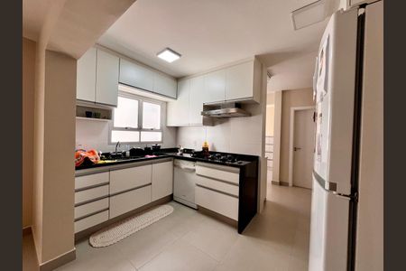 Apartamento à venda com 122m², 3 quartos e 2 vagasCozinha