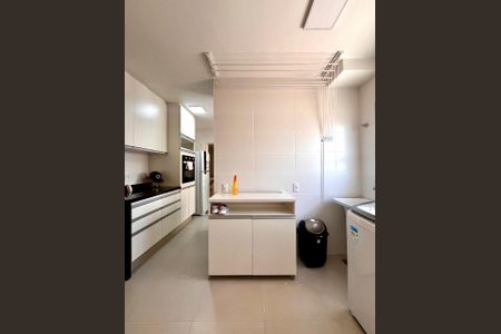 Apartamento à venda com 122m², 3 quartos e 2 vagasÁrea de Serviço