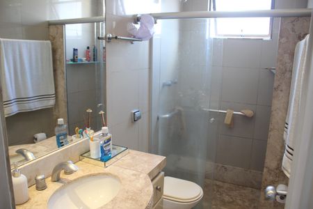 Apartamento à venda com 383m², 5 quartos e 4 vagasBanheiro 2