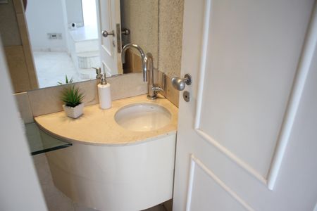 Apartamento à venda com 383m², 5 quartos e 4 vagasBanheiro 1