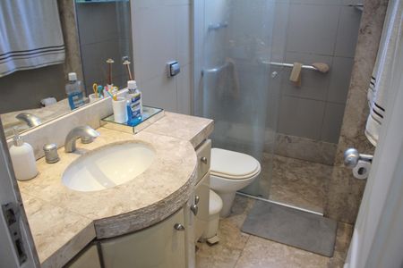 Apartamento à venda com 383m², 5 quartos e 4 vagasBanheiro 2