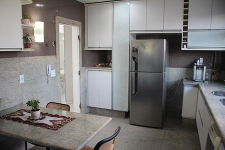 Apartamento à venda com 383m², 5 quartos e 4 vagasCozinha