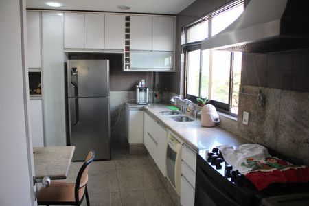 Apartamento à venda com 383m², 5 quartos e 4 vagasCozinha