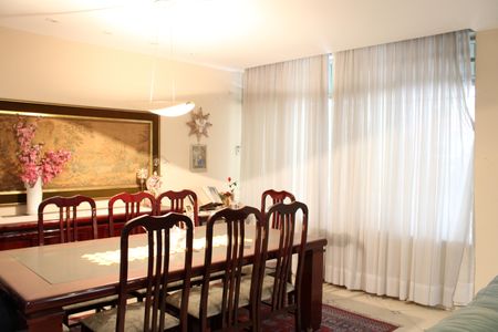 Casa à venda com 410m², 4 quartos e 4 vagasSala de Jantar