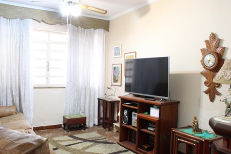 Casa à venda com 410m², 4 quartos e 4 vagasSala de TV