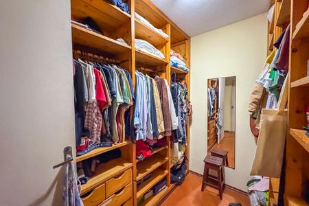 Apartamento à venda com 75m², 2 quartos e 1 vagaCloset Quarto 1