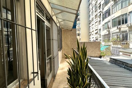Apartamento à venda com 145m², 2 quartos e 1 vaga Apartamento à venda com 145m², 2 quartos e 1 vagaVaranda