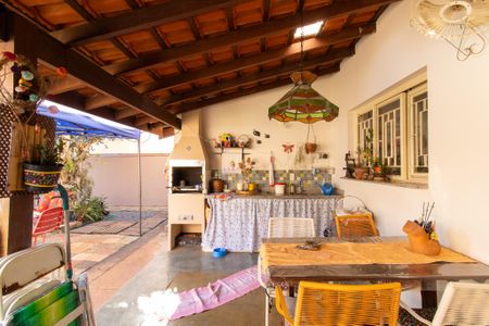 Casa à venda com 320m², 3 quartos e sem vagaÁrea comum