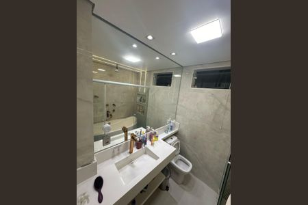 Apartamento à venda com 83m², 2 quartos e sem vaga Apartamento à venda com 83m², 2 quartos e sem vagaBanheiro