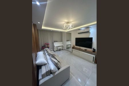 Apartamento à venda com 83m², 2 quartos e sem vaga Apartamento à venda com 83m², 2 quartos e sem vagaSala