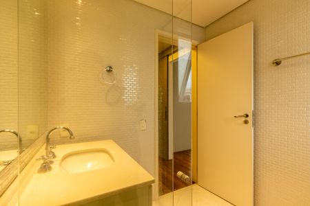 Apartamento à venda com 90m², 1 quarto e 2 vagasBanheiro da Suíte