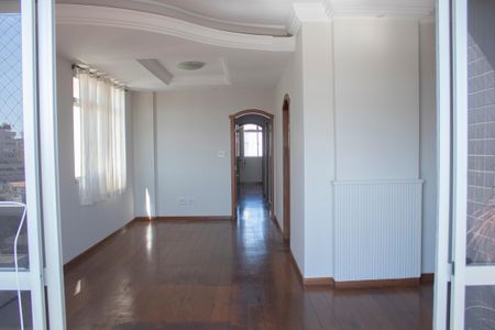 Apartamento à venda com 220m², 5 quartos e 2 vagasSala