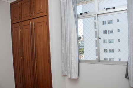 Apartamento à venda com 220m², 5 quartos e 2 vagasQuarto 2