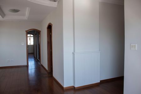 Apartamento à venda com 220m², 5 quartos e 2 vagasSala