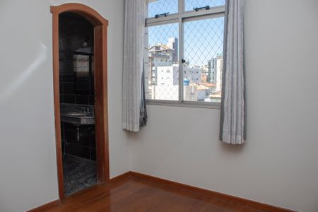 Apartamento à venda com 220m², 5 quartos e 2 vagasSuíte