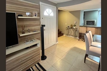 Casa de condomínio para alugar com 177m², 4 quartos e 2 vagas Casa de condomínio para alugar com 177m², 4 quartos e 2 vagasSala