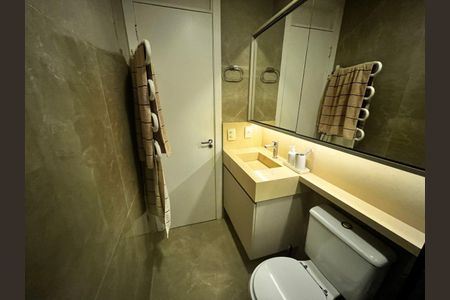 Casa de condomínio para alugar com 177m², 4 quartos e 2 vagas Casa de condomínio para alugar com 177m², 4 quartos e 2 vagasBanheiro suíte