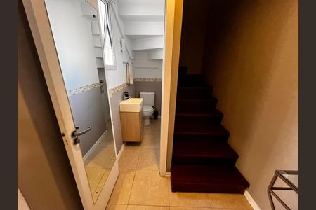 Casa de condomínio para alugar com 177m², 4 quartos e 2 vagas Casa de condomínio para alugar com 177m², 4 quartos e 2 vagasLavabo