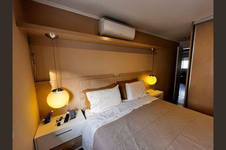 Casa de condomínio para alugar com 177m², 4 quartos e 2 vagas Casa de condomínio para alugar com 177m², 4 quartos e 2 vagasSuíte