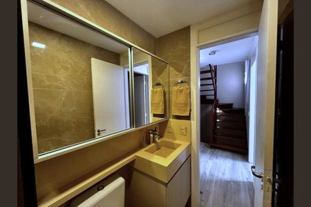 Casa de condomínio para alugar com 177m², 4 quartos e 2 vagas Casa de condomínio para alugar com 177m², 4 quartos e 2 vagasBanheiro Social