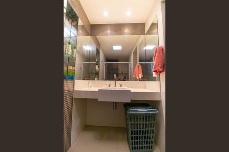 Apartamento à venda com 180m², 4 quartos e 2 vagasBanheiro da Suíte 2