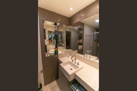 Apartamento à venda com 180m², 4 quartos e 2 vagasBanheiro da Suíte 2