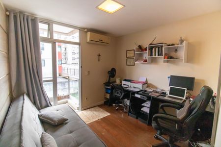 Apartamento à venda com 180m², 4 quartos e 2 vagasQuarto