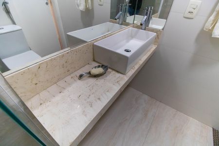 Apartamento à venda com 180m², 4 quartos e 2 vagasBanheiro Social