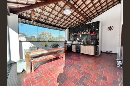 Casa de condomínio à venda com 232m², 3 quartos e 3 vagasÁrea Gourmet