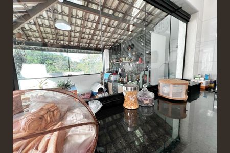 Casa de condomínio à venda com 232m², 3 quartos e 3 vagasCozinha