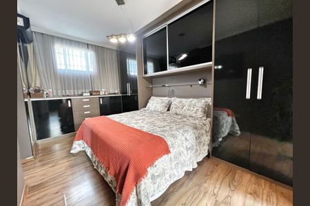 Casa de condomínio à venda com 232m², 3 quartos e 3 vagasSuíte 2