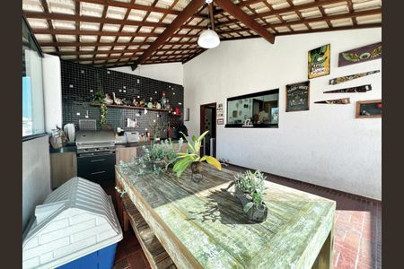 Casa de condomínio à venda com 232m², 3 quartos e 3 vagasÁrea Gourmet