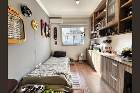 Casa de condomínio à venda com 232m², 3 quartos e 3 vagasQuarto