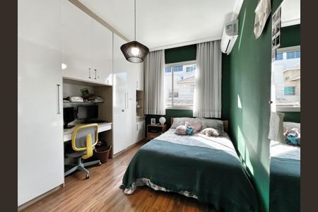 Casa de condomínio à venda com 232m², 3 quartos e 3 vagasSuíte 1