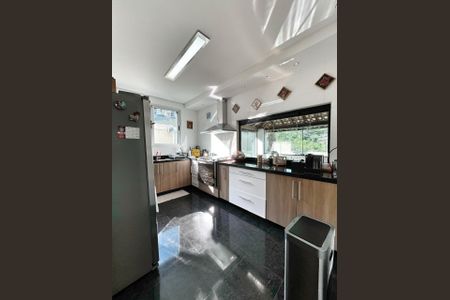 Casa de condomínio à venda com 232m², 3 quartos e 3 vagasCozinha