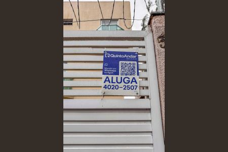 Casa de condomínio para alugar com 123m², 3 quartos e 3 vagasPlaca banner Instalada na Fachada