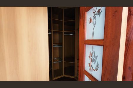 Casa de condomínio à venda com 700m², 3 quartos e 3 vagasCloset da suíte 2