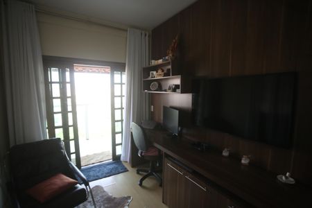 Casa à venda com 417m², 5 quartos e 4 vagasSala 2