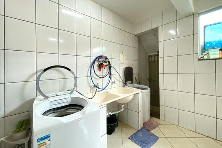 Casa para alugar com 417m², 5 quartos e 4 vagas Casa para alugar com 417m², 5 quartos e 4 vagasÁrea de Serviço
