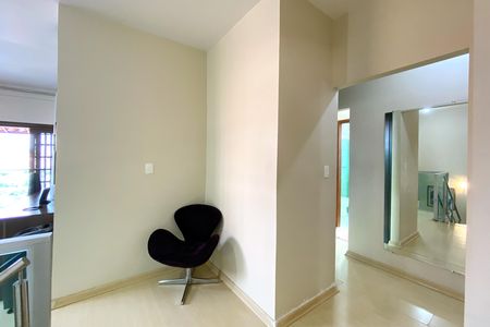 Casa para alugar com 417m², 5 quartos e 4 vagas Casa para alugar com 417m², 5 quartos e 4 vagasHall escada