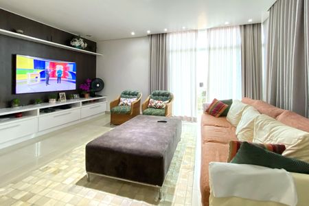 Casa para alugar com 417m², 5 quartos e 4 vagas Casa para alugar com 417m², 5 quartos e 4 vagasSala de Estar