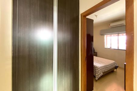 Casa para alugar com 417m², 5 quartos e 4 vagas Casa para alugar com 417m², 5 quartos e 4 vagasCorredor