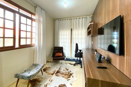 Casa para alugar com 417m², 5 quartos e 4 vagas Casa para alugar com 417m², 5 quartos e 4 vagasSala Hall da Escada