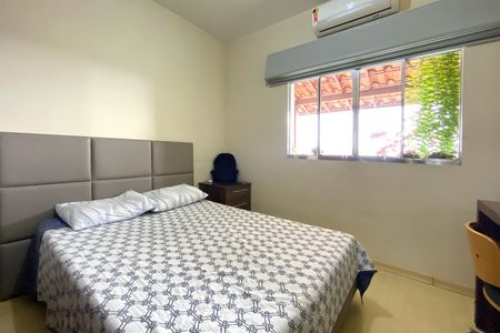 Casa para alugar com 417m², 5 quartos e 4 vagas Casa para alugar com 417m², 5 quartos e 4 vagasQuarto 2
