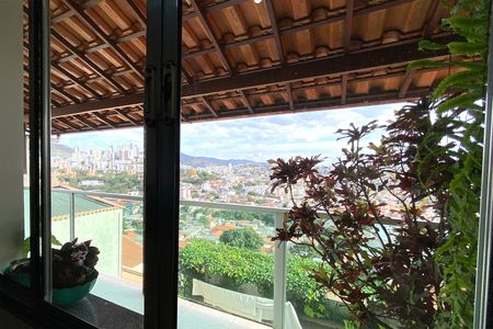 Casa para alugar com 417m², 5 quartos e 4 vagas Casa para alugar com 417m², 5 quartos e 4 vagasVista Quarto 2